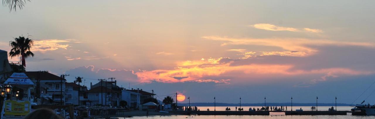 Appartamento Eleni'S Sea View Adults Only Pefkochori Esterno foto